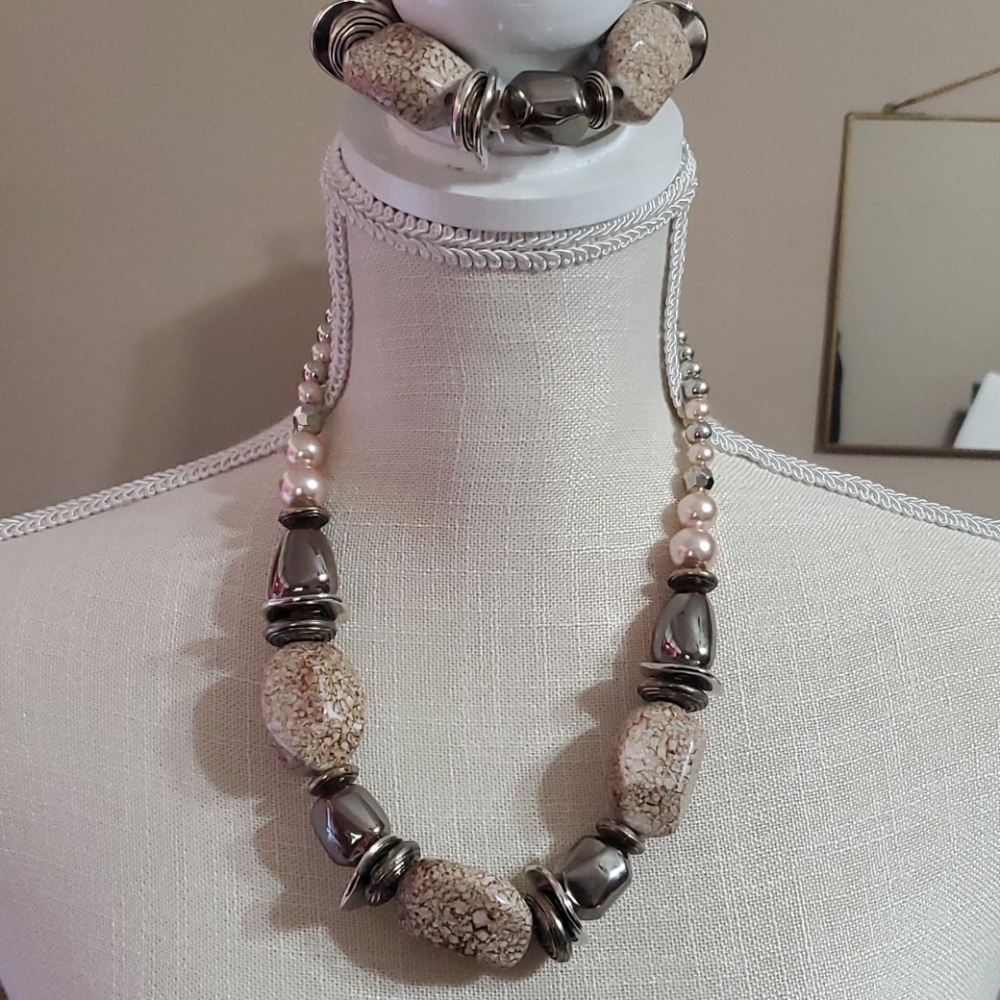 Paparazzi necklace, earrings and bracelet set.